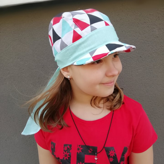 čepice dětská pirátka s kšiltem  trojúhelníky