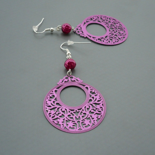 Růžové kruhy s ornamenty - lehoučké náušnice