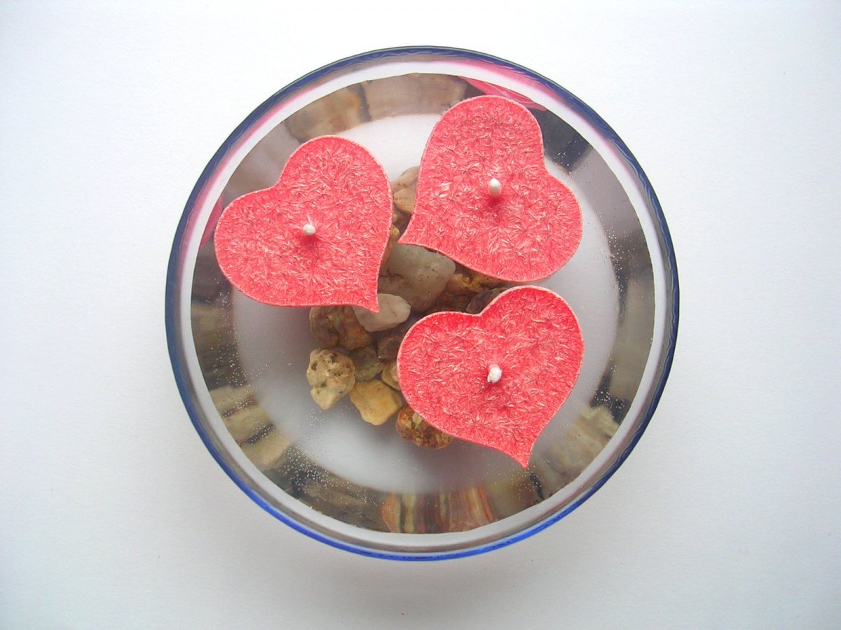 Plovoucí svíčky - srdíčko (sv.červená)