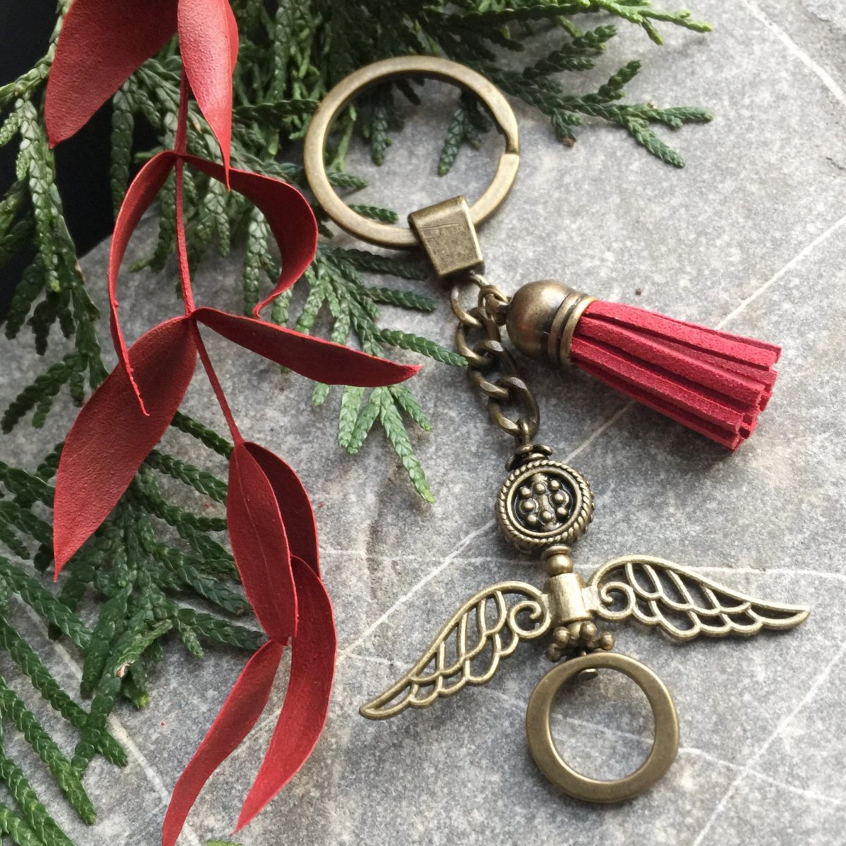 Andělka s červeným střapcem 