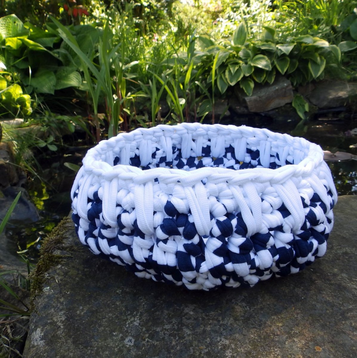 Háčkovaný košíček ze špagátů