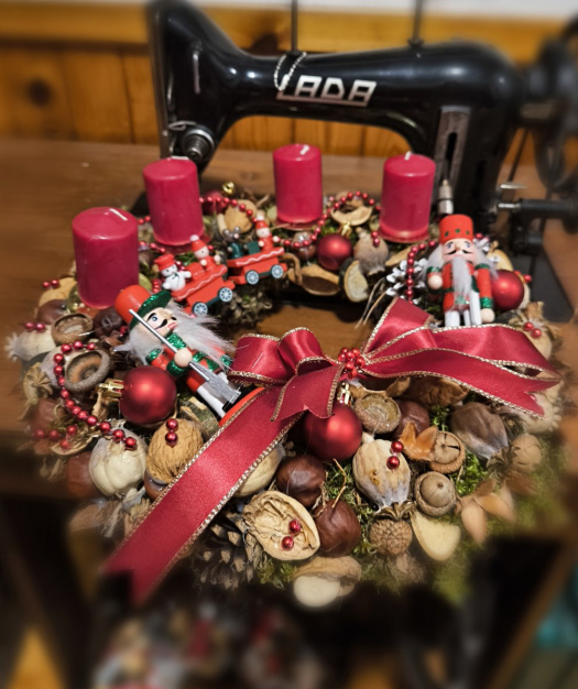 Adventní svícen  Louskáčci