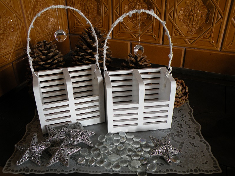 Dřevěná dvojlucerna bílá