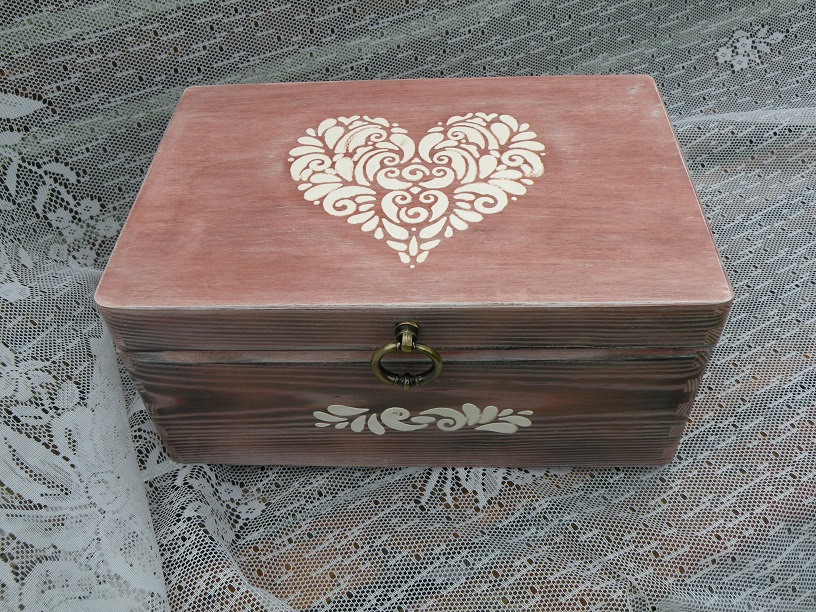 Truklička, krabička, šperkovnice dárková, svatební s reliéfem 