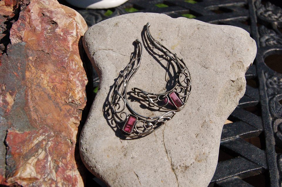 Záušnice s růžovým sklem