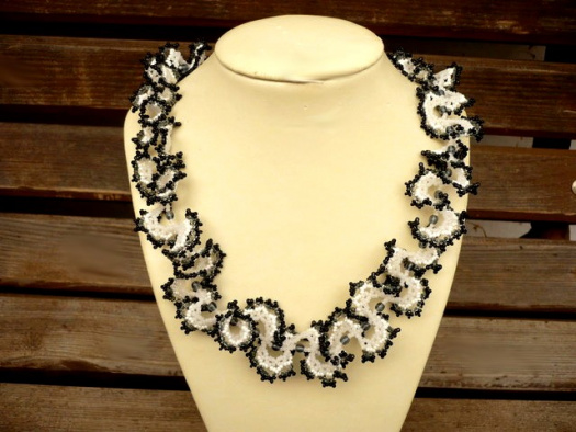 Black and white - náhrdelník