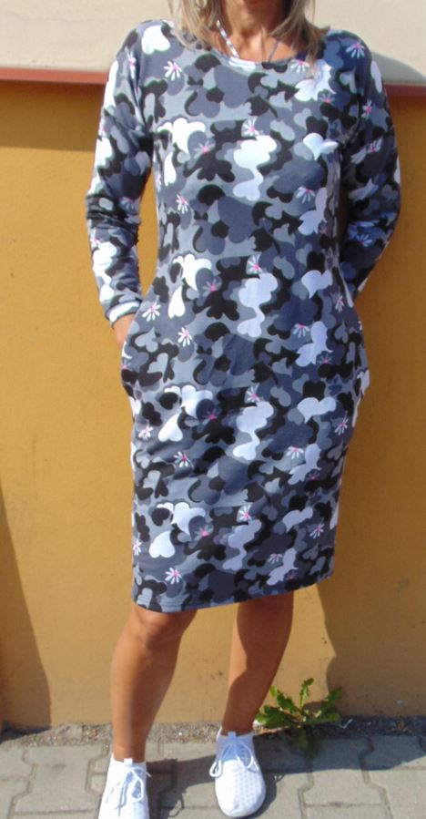 Šaty s kapsami maskáč se srdíčky - S - XXXL