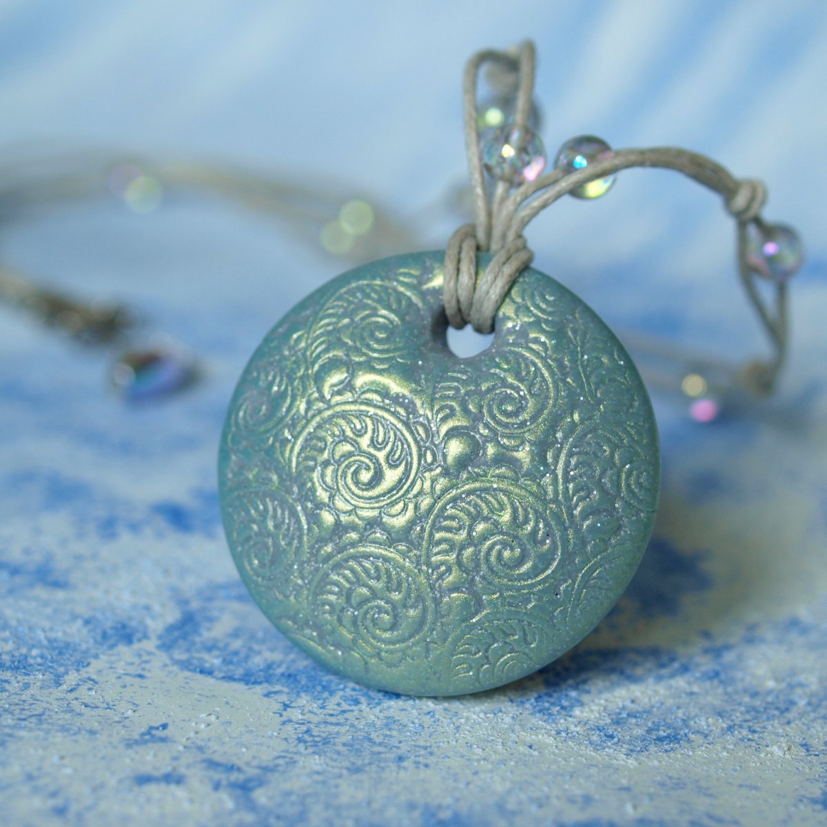 Náhrdelník - zelenozlaté vlnobití