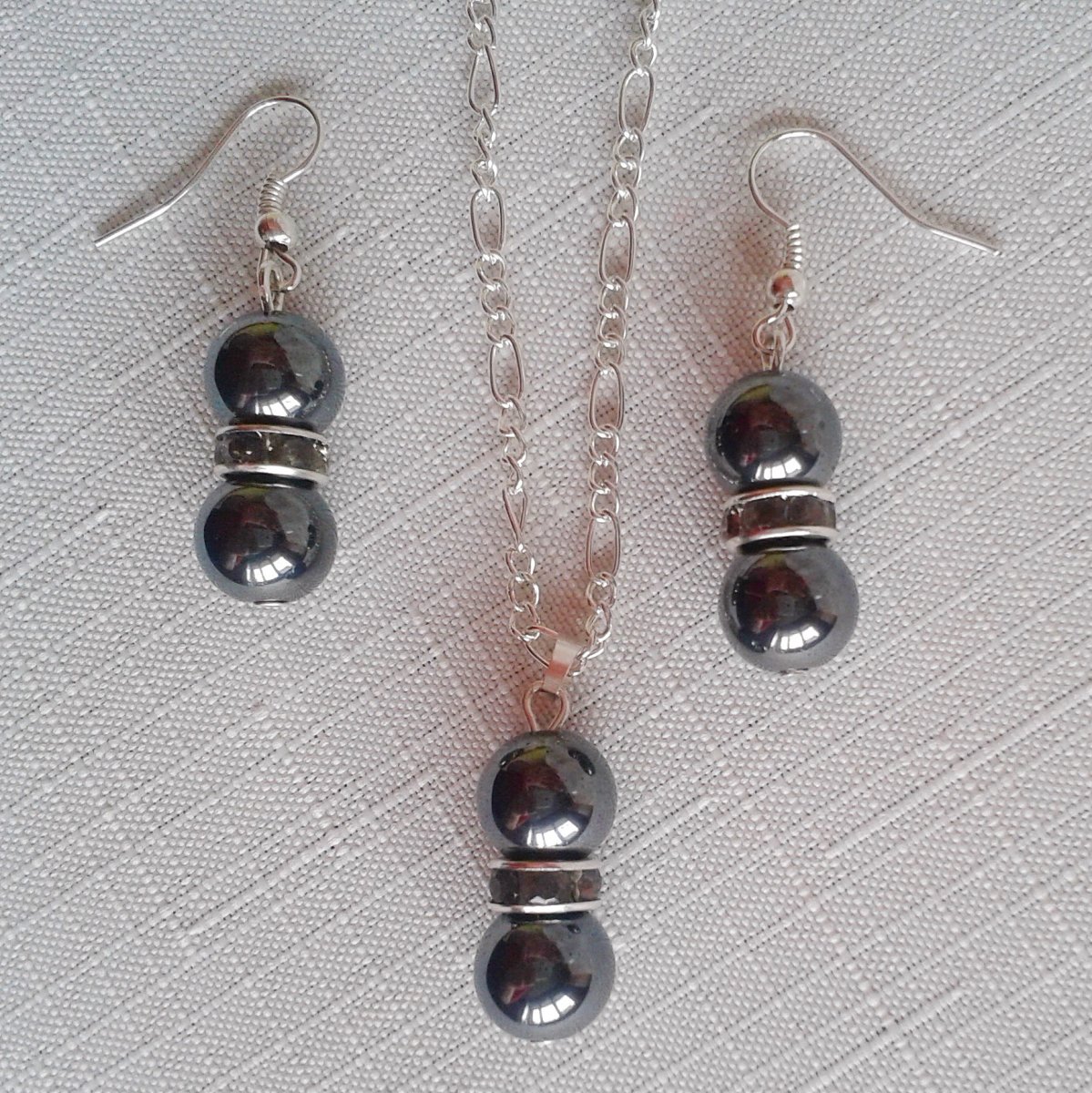 aiv0673	Hematitová souprava 