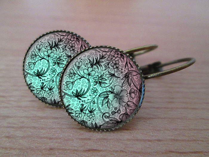 VINTAGE VISACÍ NÁUŠNICE - Potají