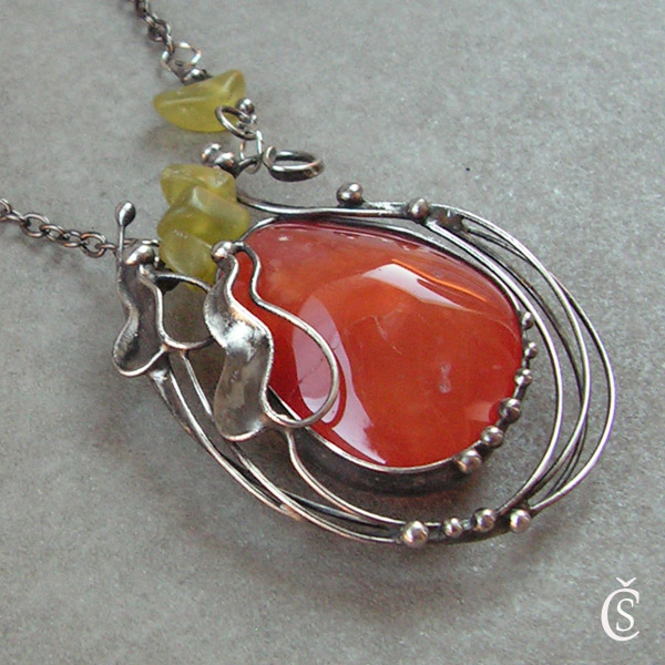 V tichu lesa - Karneol, Jadeit