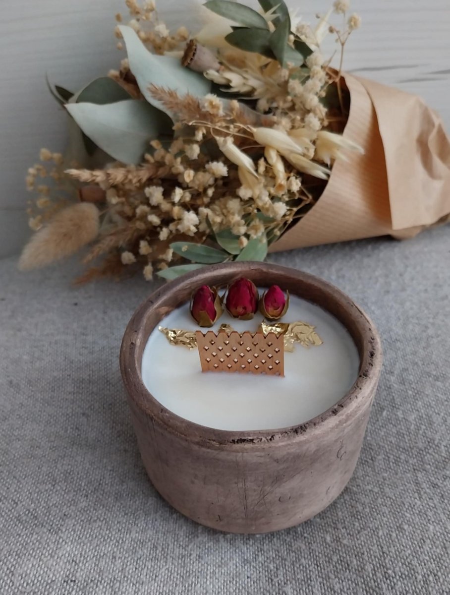 Svíčka s růžemi a zlatem