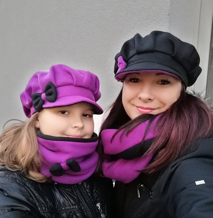 čepice,bekovka dětská,  fialová tm.+černá + mašle