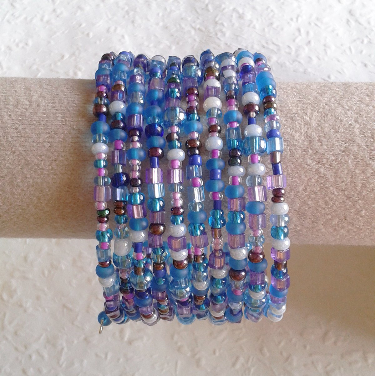 aiv0732	Paměťový náramek Modro-fialový 7mm 