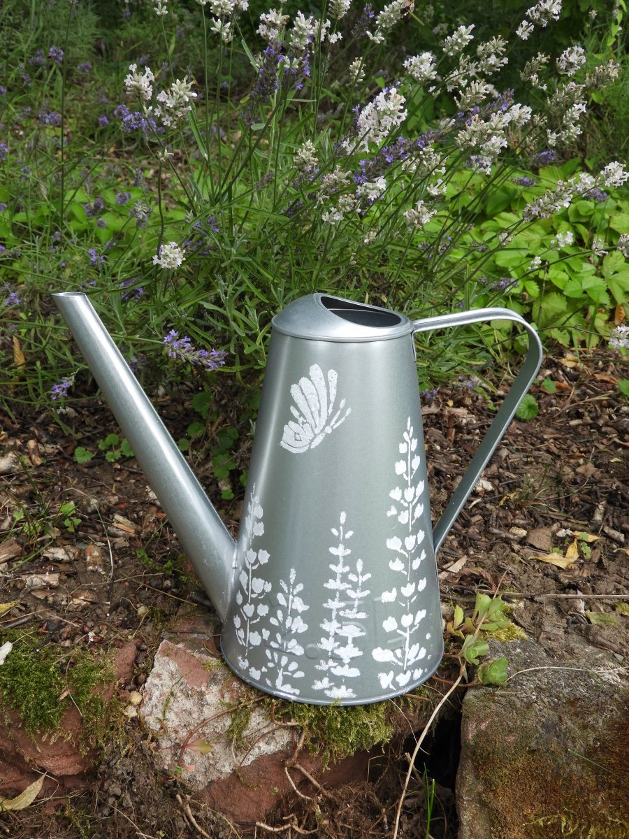 Plechová konvička vysoká -  vysoké kvítí