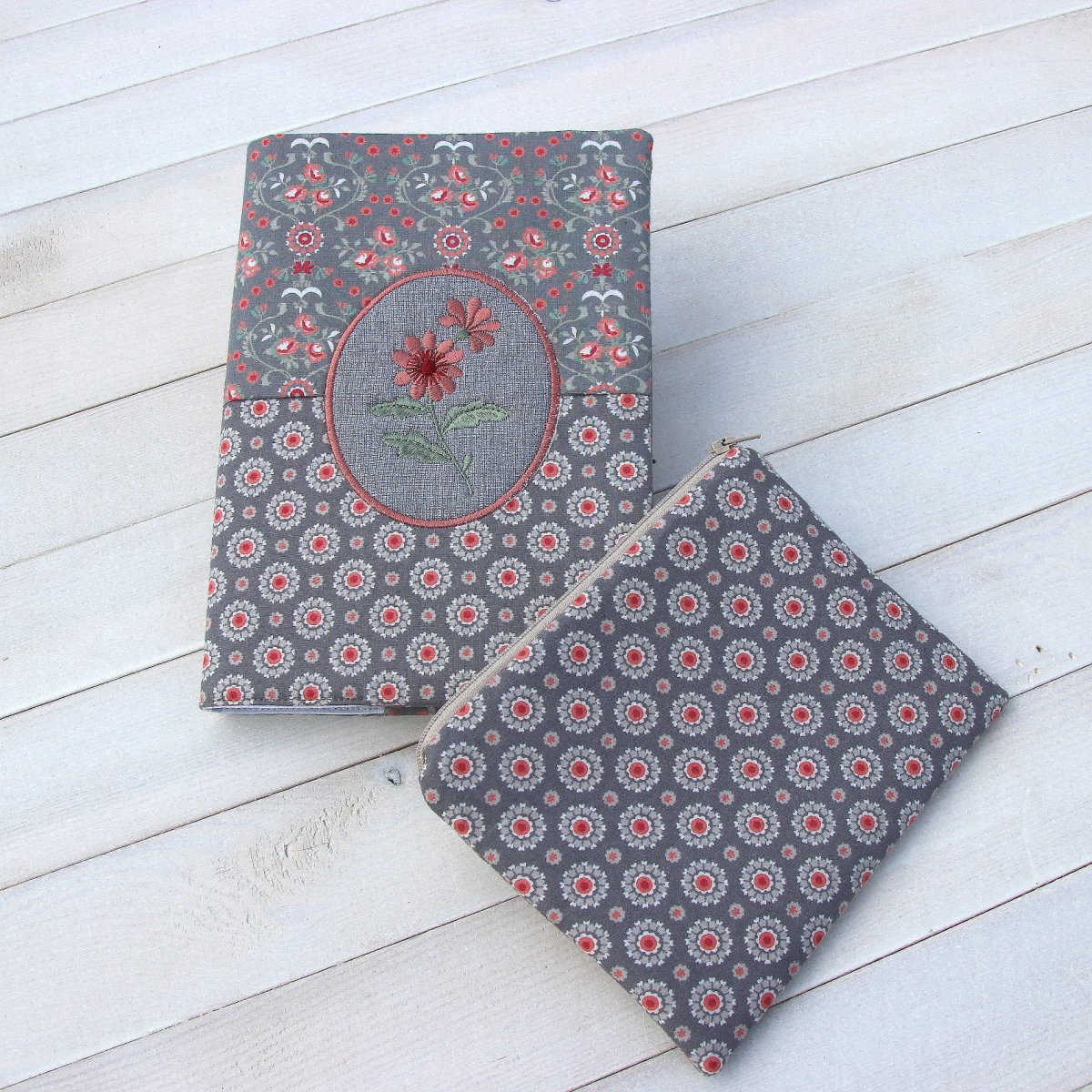 Obal na knihu, diář 8 + taštička zdarma.