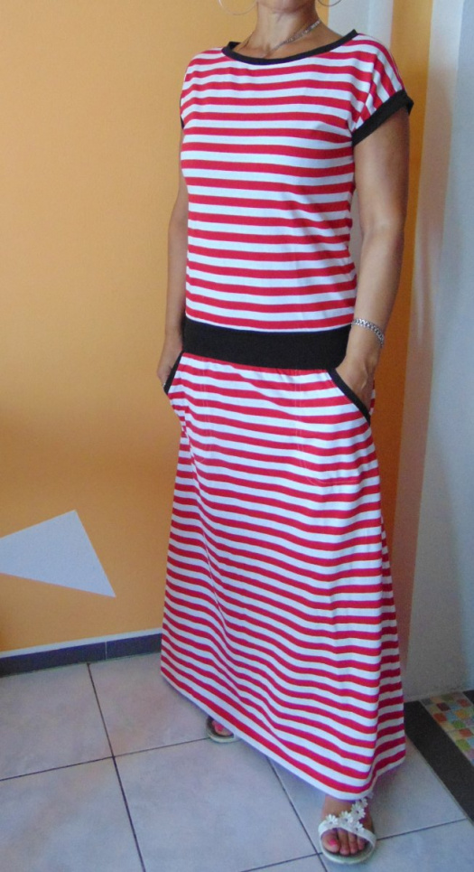 Dlouhé šaty - červené pruhy (bavlna)