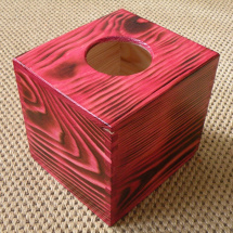 Krabička na kapesníky - Krása dřeva červená