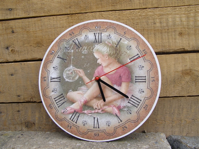 Hodiny závěsné kulaté - rozměr 26 cm - Baletka