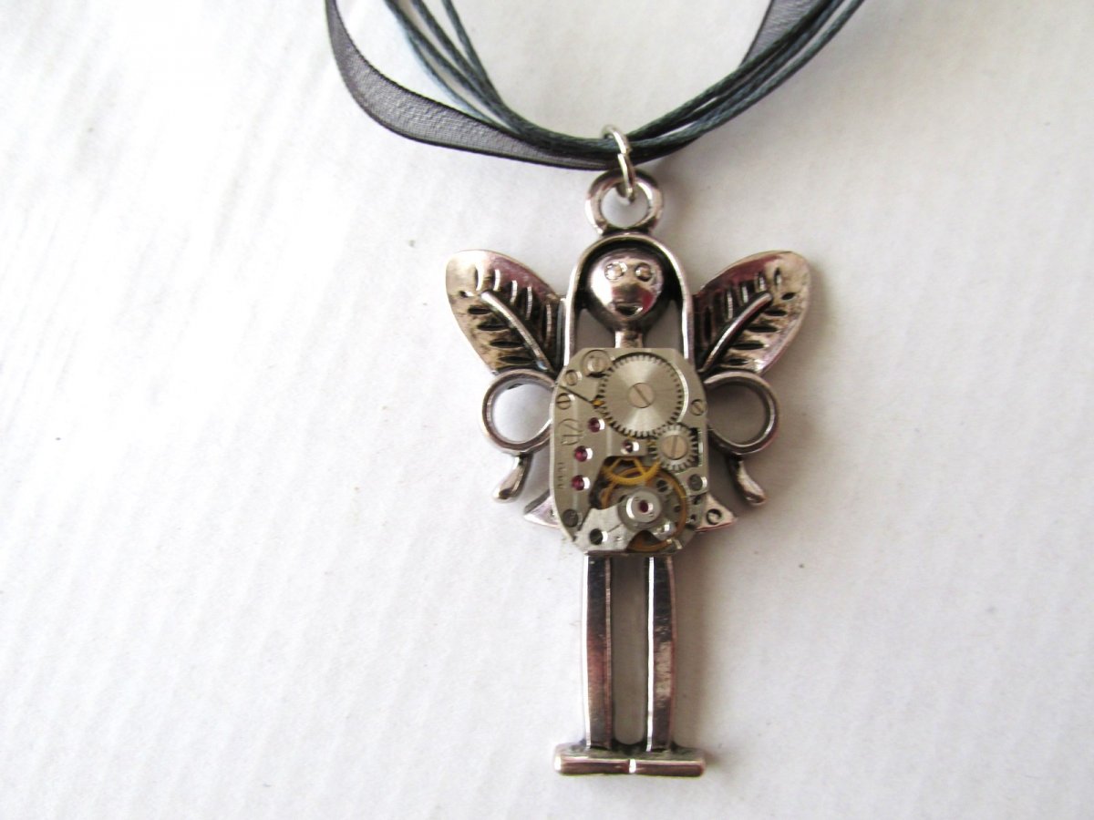 VÍLA......steampunkový přívěsek