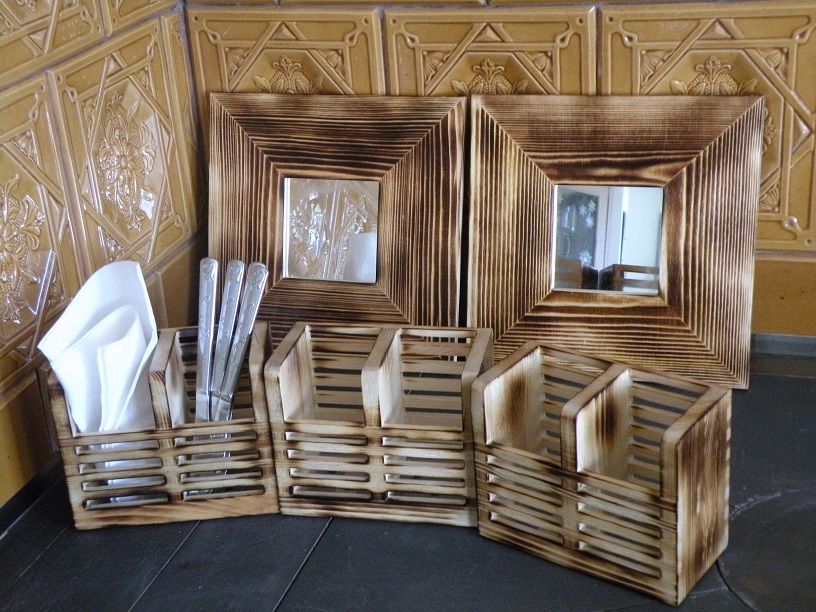 Stojánek na příbory rustikální - krása dřeva