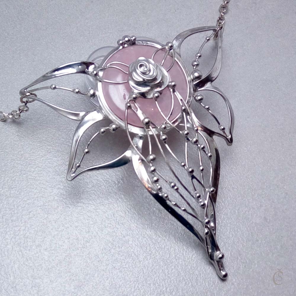 Z růže květ - Růženín