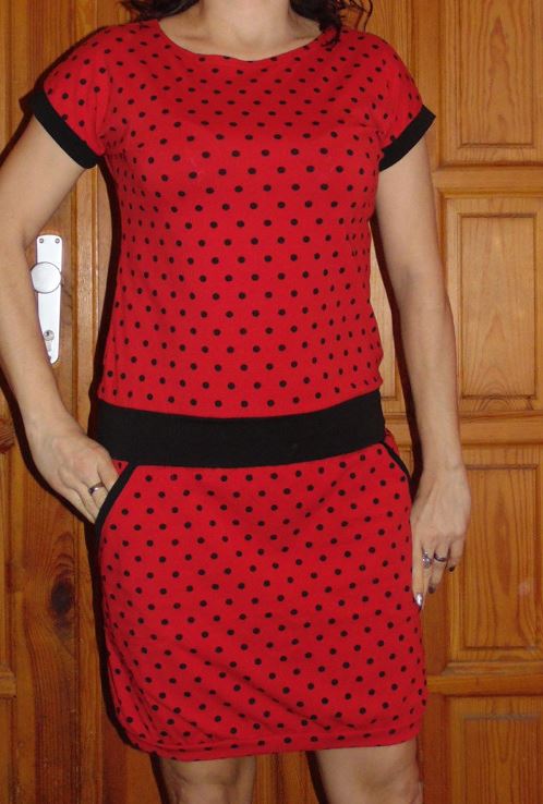ŠATY PUNTÍKY NA ČERVENÉ (L)