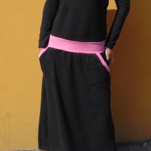 Dlouhé šaty - černé s lodičkovým výstřihem (bavlna)