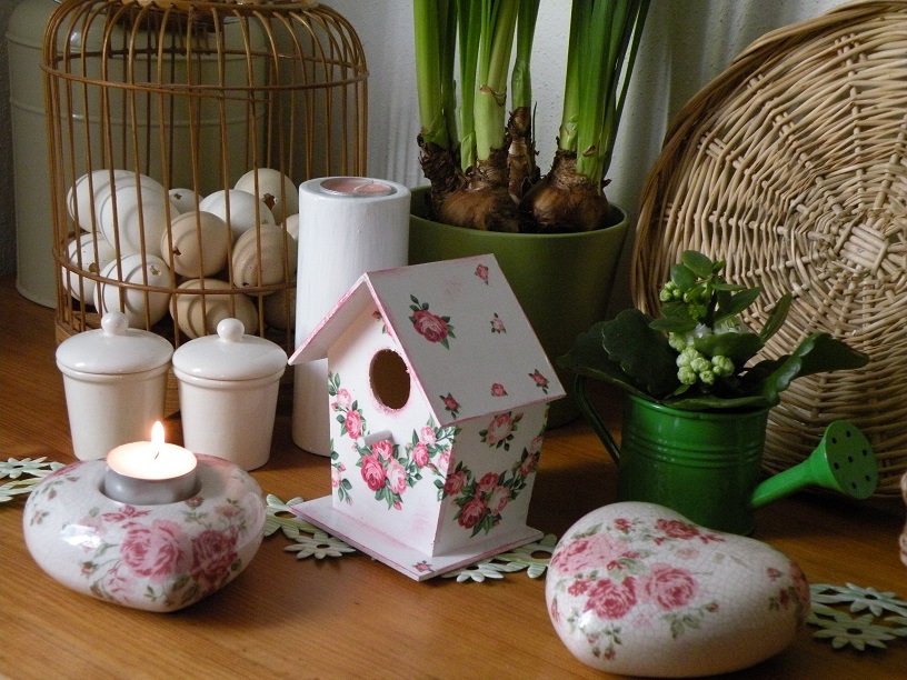 Dekorace - ptačí domeček s klíčkem - růžičky