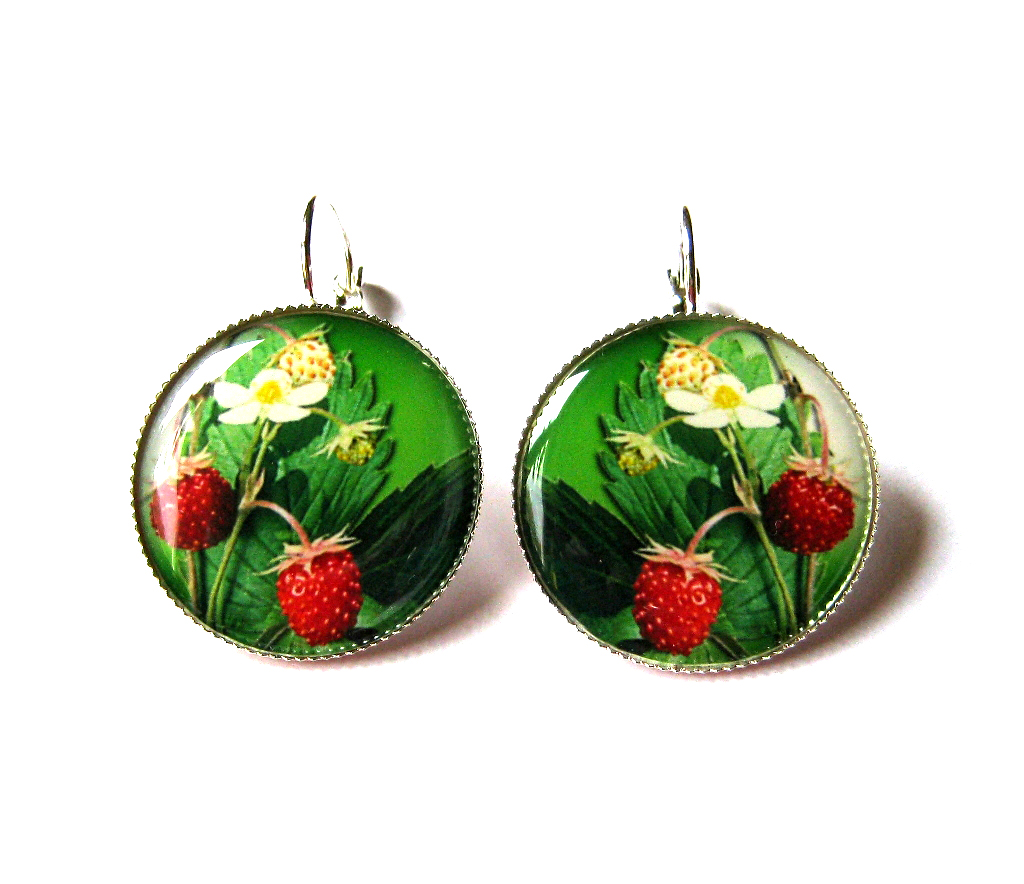 Když se jaro s létem líbá jahodovými rty.