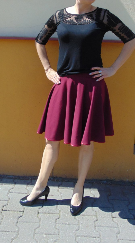 Půlkolová sukně - barva vínová (bavlna)