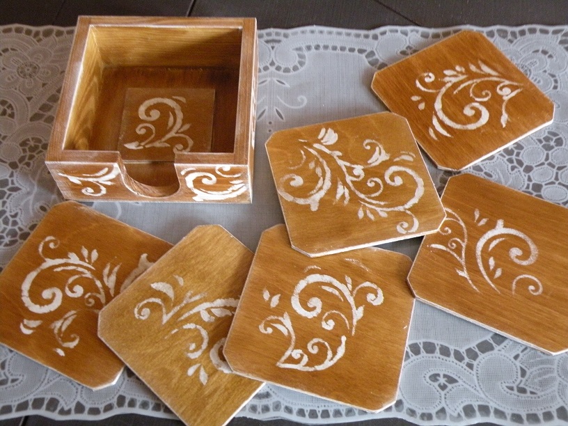 Sada 6 podložek pod hrnky v krabičce - přírodní