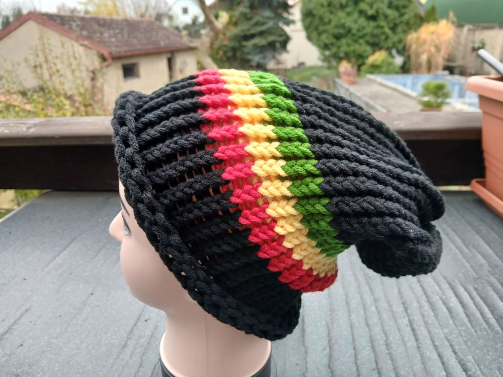 Pletená spadlá čepice 