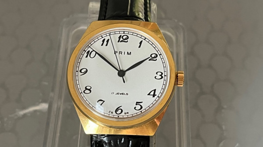 Náramkové hodinky Prim, zlacené pouzdro, z roku 1982