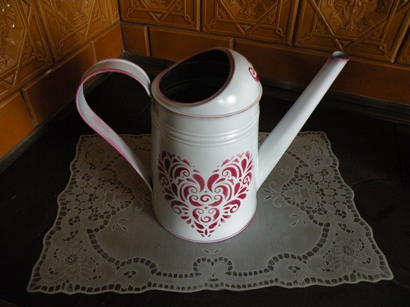 Plechová konvička - bordó srdce