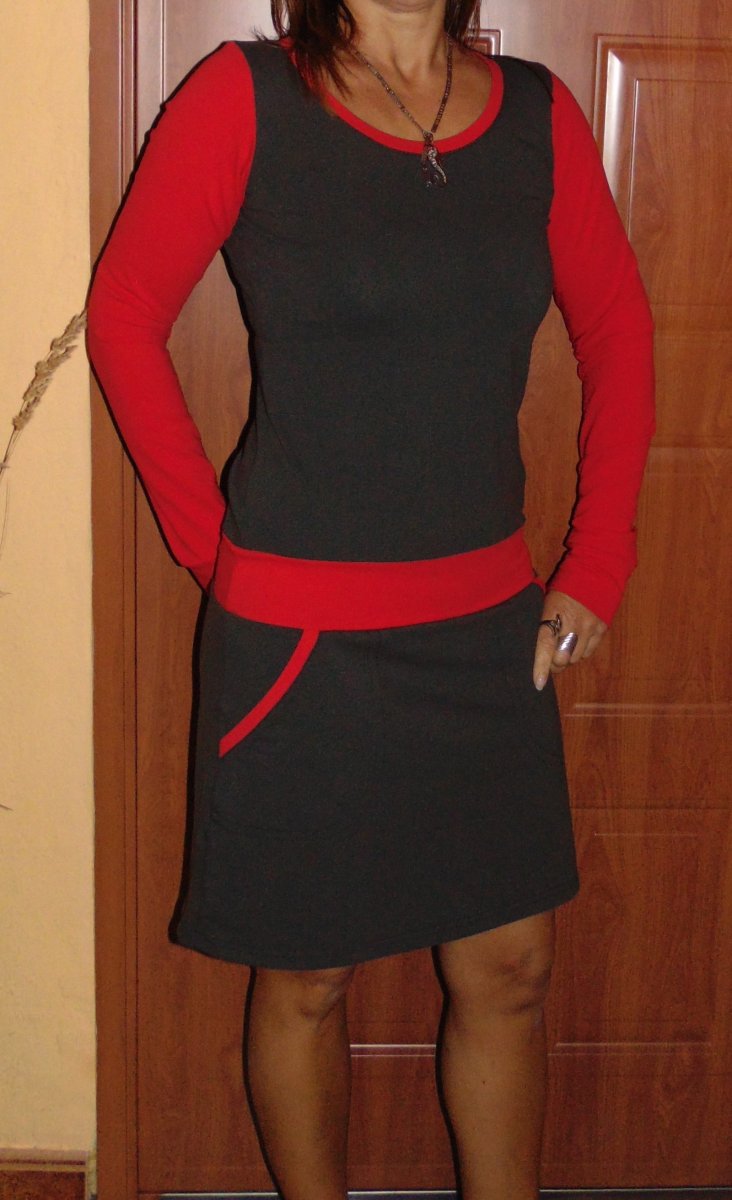 Šaty - černé s červenou (bavlna)