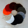 Pletený baret - antracit s barevnými pruhy