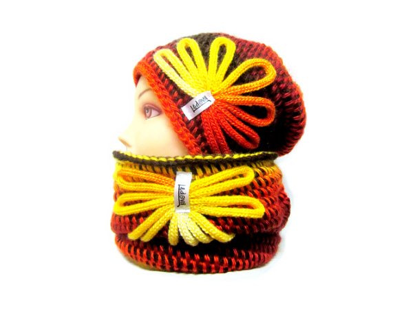 SOUPRAVA ČEPICE A NÁKRČNÍKU S APLIKACEMI /dvojnit