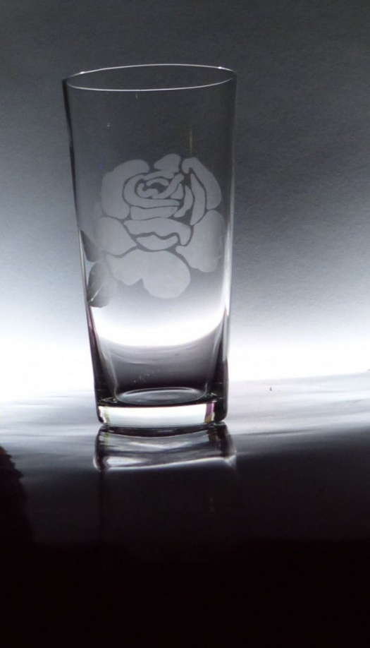 Zdobená sklenička - růže