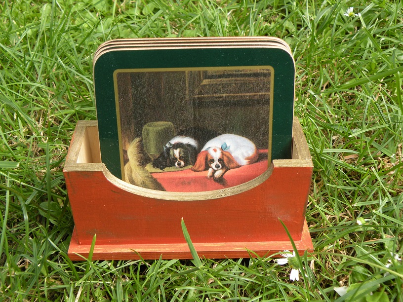 Sada 8 podložek pod hrnky ve stojánku pejsci