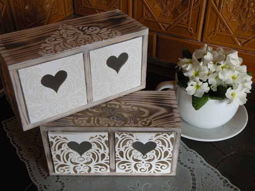 Dřevěná minikomodka krása dřeva  bronzová