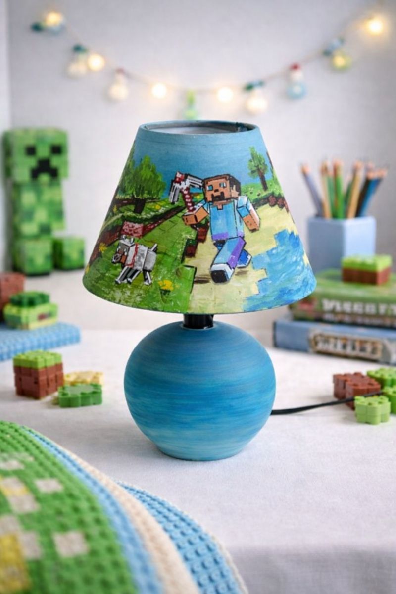 Ručně malovaná Minecraft lampička – originální dětská stolní lampa
