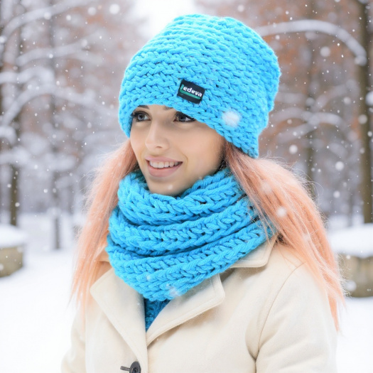 Čepice, nákrčník a bezprsťáčky 1824