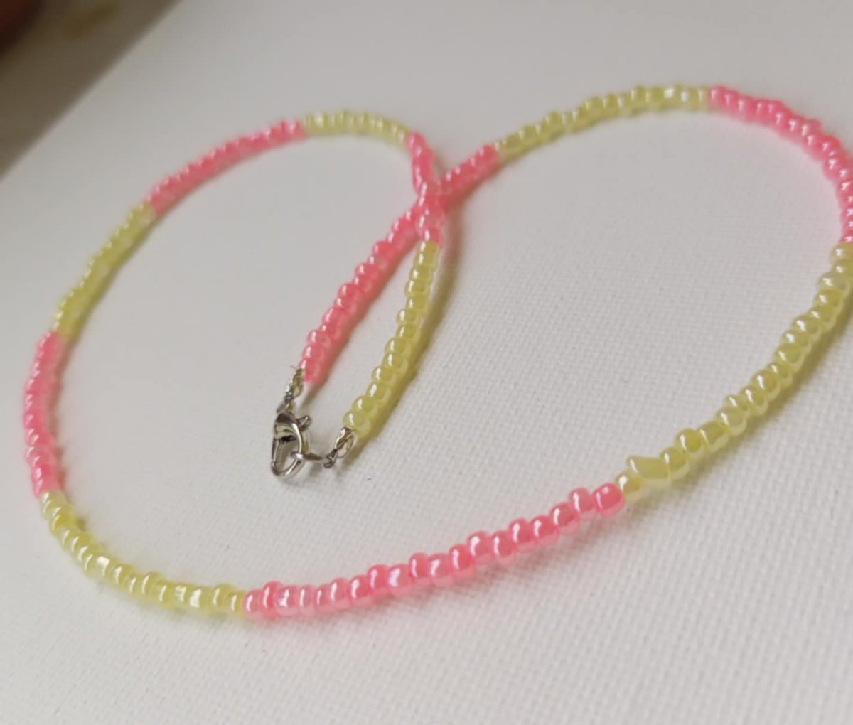Jemný  růžovožlutý  náhrdelník