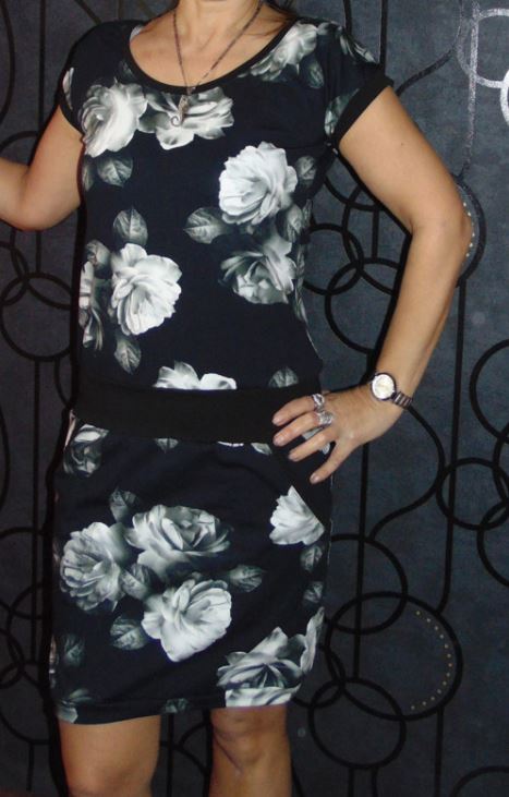 VÝPRODEJ - ŠATY RŮŽE (M) POSLEDNÍ KUS!