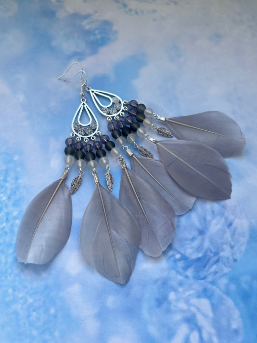 Peříčkové šedé náušnice  