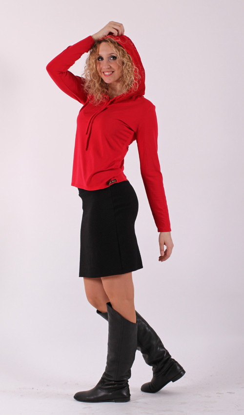  Červené tričko s kapucí