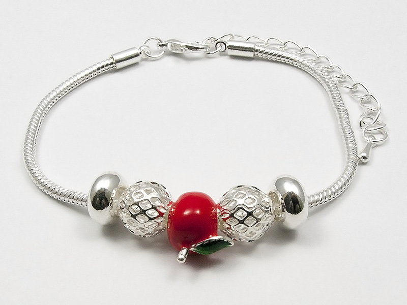 Koulelo se jablíčko - náramek