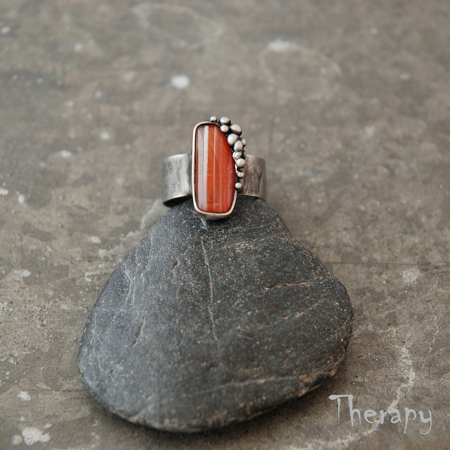 Prsten s oranžovým achátem