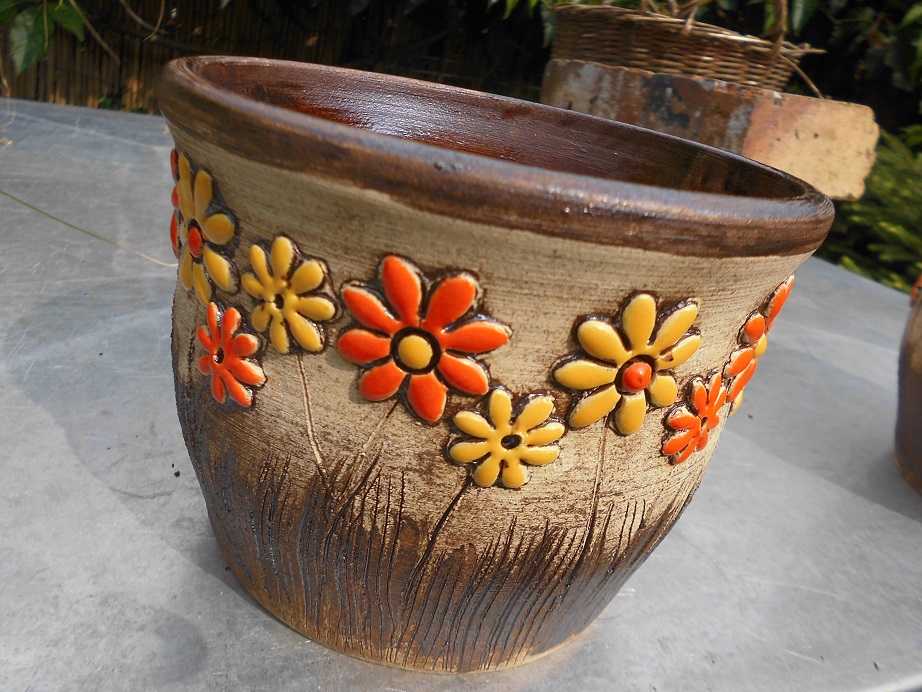 Květináček světlý